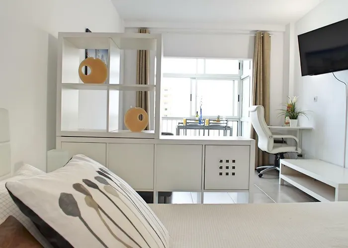 Edificio Seguro De Sol, Puerto La Cruz, Islas Canarias Tenerife *