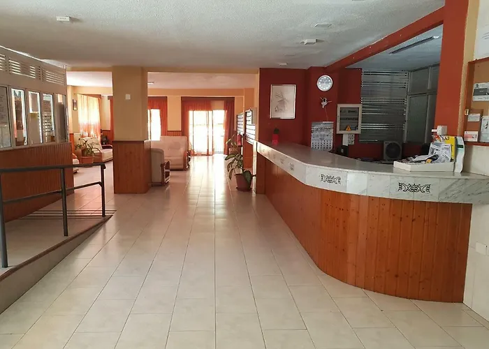 Edificio Seguro De Sol, Puerto La Cruz, Islas Canarias Tenerife