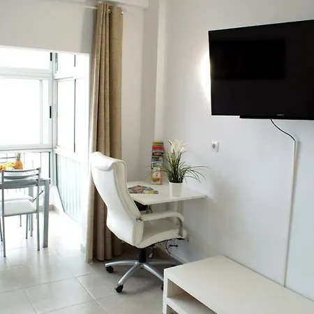 Edificio Seguro De Sol, Puerto La Cruz, Islas Canarias Tenerife *