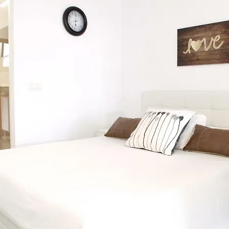 Edificio Seguro De Sol, Puerto La Cruz, Islas Canarias Tenerife